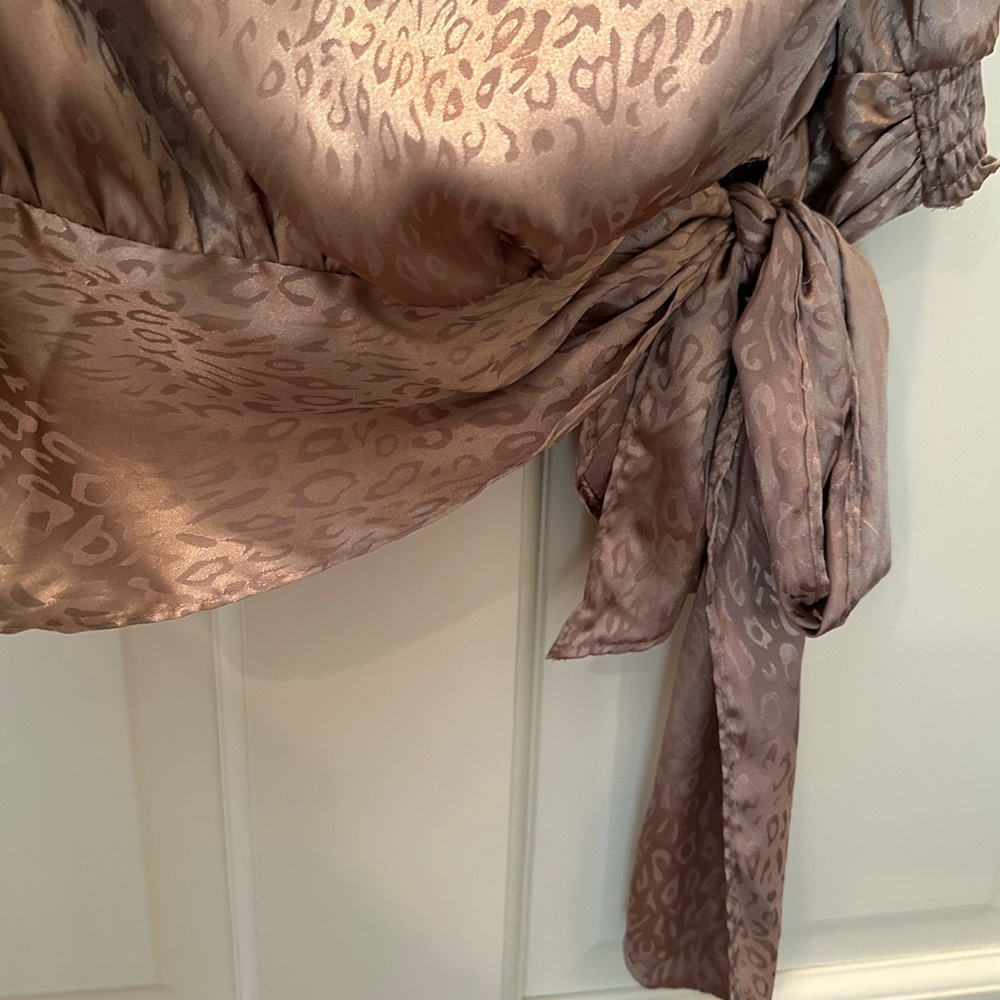 Do + Be One Shoulder Top - Picture 2 of 4